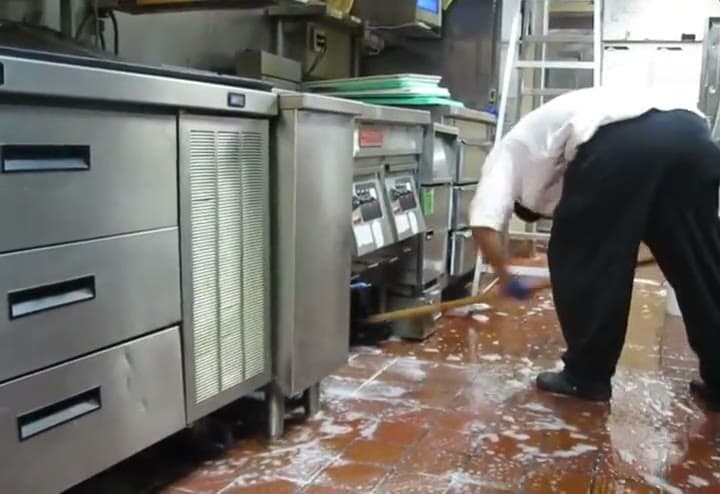 Restaurant kitchen deep cleaning and sanitization service in Dubai by Al Haya